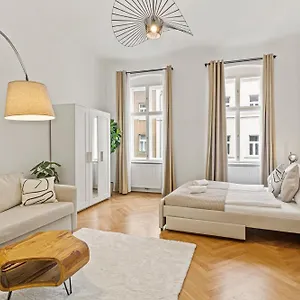 Cozy - 4 Min U6 Josefstaedterstrasse Apartamento